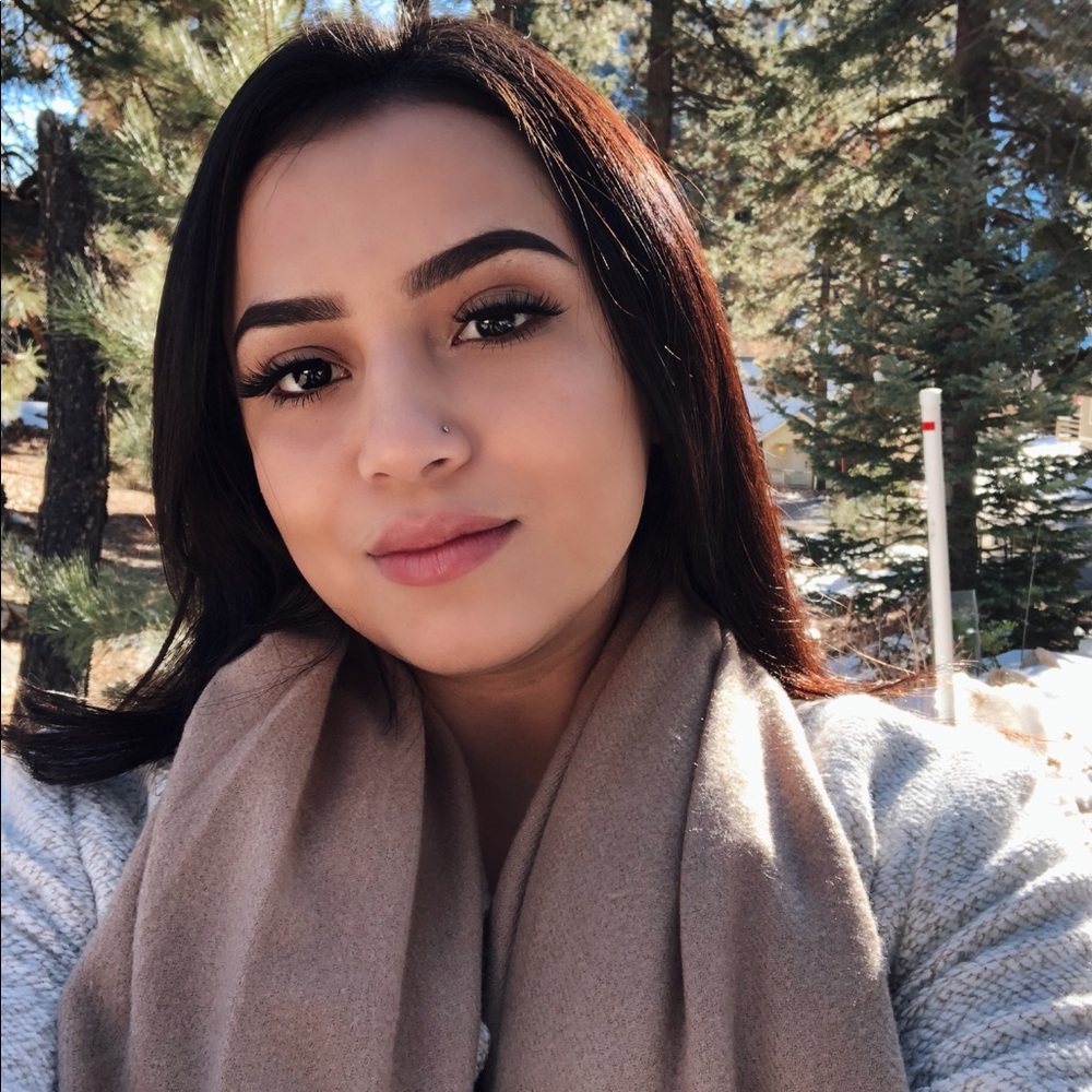 Meet your Posher, Briana